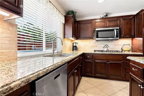 Kitchen - 65 Linhaven, Irvine, CA 92602 photo 4 of 6