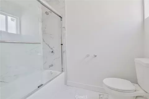 Bath - 1043 W 151st St, Compton, CA 90220 photo 6 of 7