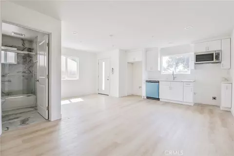 Living - 1043 W 151st St, Compton, CA 90220 photo 2 of 6