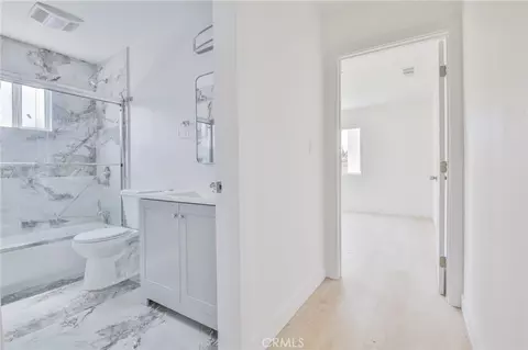Entry Way - 1043 W 151st St, Compton, CA 90220 photo 3 of 3