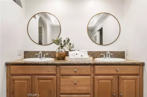 Bath - 397 S Schug, Orange, CA 92869 photo 4 of 6