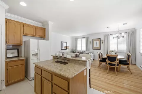 Kitchen - 17537 Sagebrush, Carson, CA 90746 photo 5 of 6