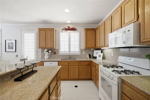 Kitchen - 17537 Sagebrush, Carson, CA 90746 photo 6 of 6