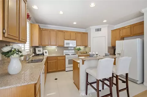 Kitchen - 17537 Sagebrush, Carson, CA 90746 photo 3 of 6
