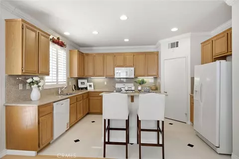Kitchen - 17537 Sagebrush, Carson, CA 90746 photo 1 of 6