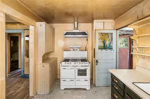 Kitchen - 349 N N Pne, Orange, CA 92866 photo 7 of 7