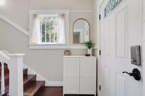Entry Way - 551 W 8th St, Long Beach, CA 90813 photo 1 of 5