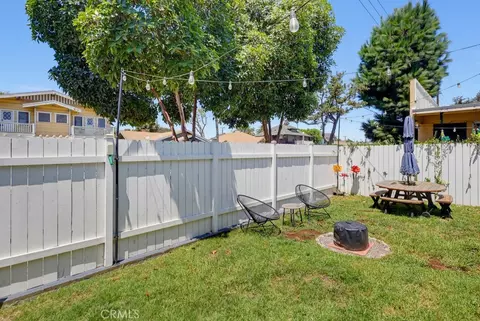 Exterior - 551 W 8th St, Long Beach, CA 90813 photo 12 of 16