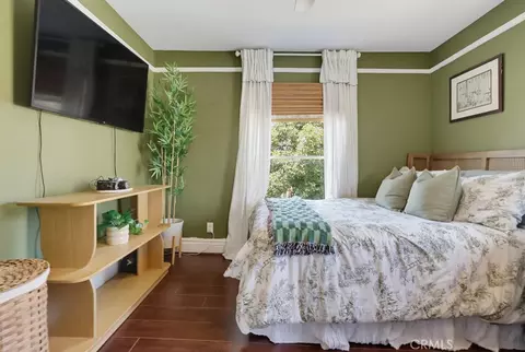 Bedroom - 551 W 8th St, Long Beach, CA 90813 photo 4 of 8