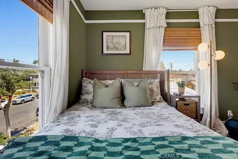 Bedroom - 551 W 8th St, Long Beach, CA 90813 photo 6 of 8