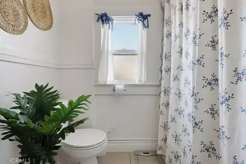 Bath - 551 W 8th St, Long Beach, CA 90813 photo 4 of 5
