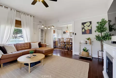 Living - 551 W 8th St, Long Beach, CA 90813 photo 1 of 5