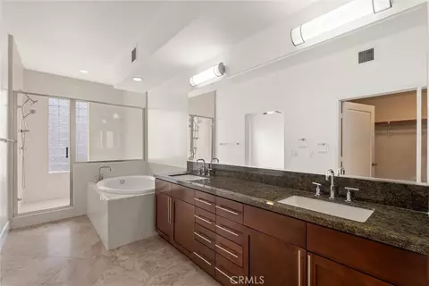 Bath - 300 E 4th St #201, Long Beach, CA 90802 photo 1 of 3
