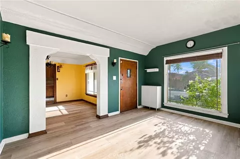 Living - 2390 Oregon, Long Beach, CA 90806 photo 3 of 7