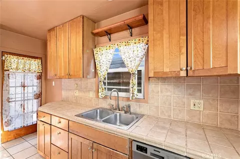 Kitchen - 2390 Oregon, Long Beach, CA 90806 photo 1 of 5