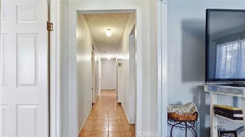 Entry Way - 1374 E Vernon, Los Angeles, CA 90011 photo 2 of 8