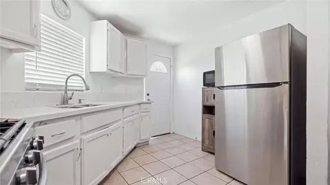 Entry Way - 1374 E Vernon, Los Angeles, CA 90011 photo 4 of 8