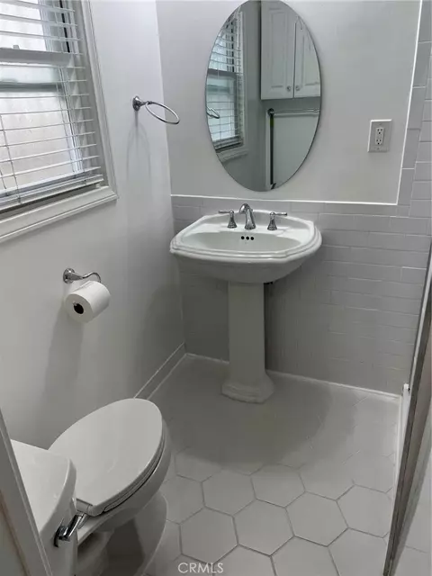 Bath - 2225 E 2nd #5, Long Beach, CA 90803 photo 2 of 2