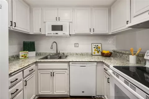 Kitchen - 3032 Associated #89, Fullerton, CA 92835 photo 3 of 5