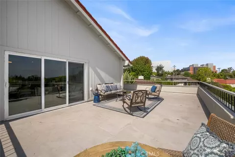 Exterior - 6310 E Vera Crst, Long Beach, CA 90815 photo 6 of 16