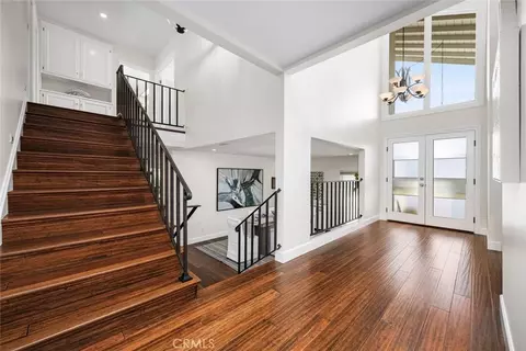 Entry Way - 6310 E Vera Crst, Long Beach, CA 90815 photo 4 of 5