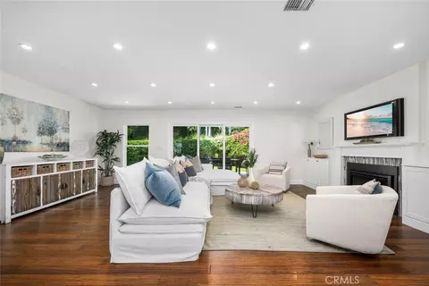 Living - 6310 E Vera Crst, Long Beach, CA 90815 photo 6 of 6