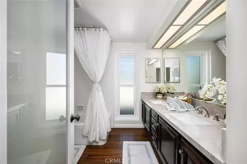 Bath - 6310 E Vera Crst, Long Beach, CA 90815 photo 4 of 4