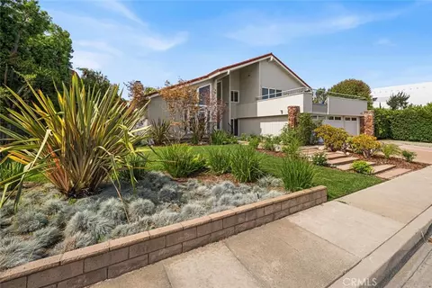 Exterior - 6310 E Vera Crst, Long Beach, CA 90815 photo 2 of 16