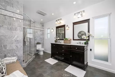 Bath - 6310 E Vera Crst, Long Beach, CA 90815 photo 3 of 4