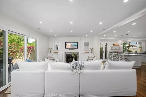 Living - 6310 E Vera Crst, Long Beach, CA 90815 photo 5 of 6