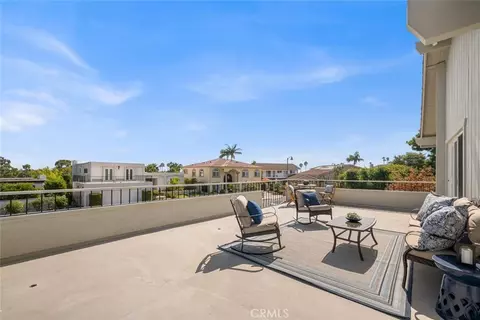 Exterior - 6310 E Vera Crst, Long Beach, CA 90815 photo 8 of 16