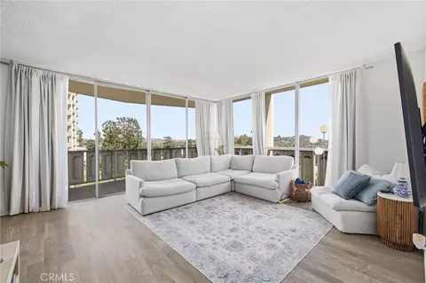 4455 Los Feliz Blvd #601, Los Angeles, CA 90027