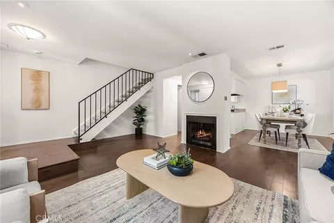 Living - 246 Alpine St #9, Pasadena, CA 91106 photo 3 of 3