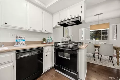 Kitchen - 246 Alpine St #9, Pasadena, CA 91106 photo 1 of 3