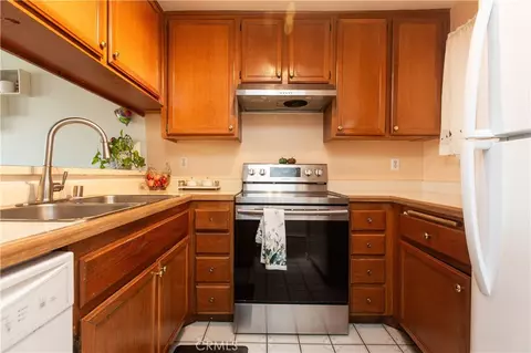 Kitchen - 2507 E 15th, Long Beach, CA 90804 photo 2 of 3