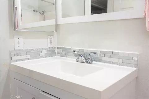 Bath - 2507 E 15th, Long Beach, CA 90804 photo 6 of 6