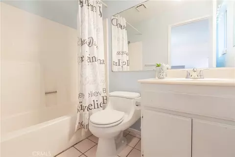 Bath - 2507 E 15th, Long Beach, CA 90804 photo 4 of 6