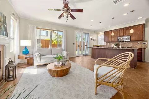 Living - 30953 Eagle Ct, Temecula, CA 92591 photo 2 of 4