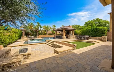 Exterior - 2709 Alamitos Rd, Brea, CA 92821 photo 5 of 12