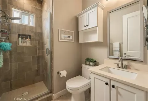 Bath - 2709 Alamitos Rd, Brea, CA 92821 photo 2 of 5