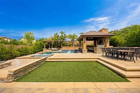 Exterior - 2709 Alamitos Rd, Brea, CA 92821 photo 6 of 12