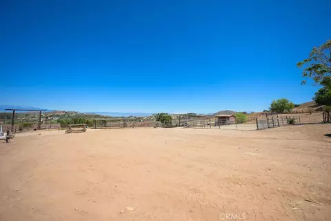 Exterior - 19217 Idaleona, Perris, CA 92570 photo 14 of 17