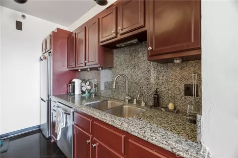 Kitchen - 800 E Ocean #1006, Long Beach, CA 90802 photo 4 of 5