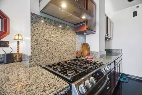 Kitchen - 800 E Ocean #1006, Long Beach, CA 90802 photo 3 of 5