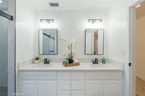 Bath - 5157 E Harco, Long Beach, CA 90808 photo 2 of 5