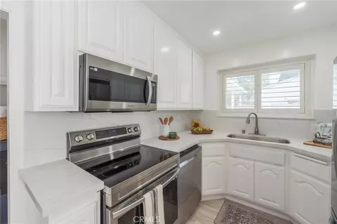 Kitchen - 5157 E Harco, Long Beach, CA 90808 photo 2 of 3