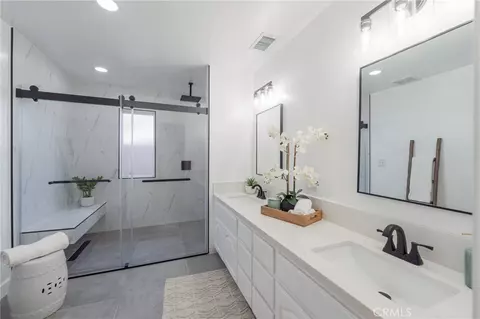 Bath - 5157 E Harco, Long Beach, CA 90808 photo 1 of 5