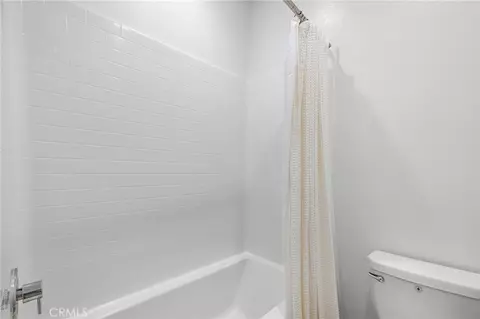 Bath - 253 Novel, Irvine, CA 92618 photo 4 of 6