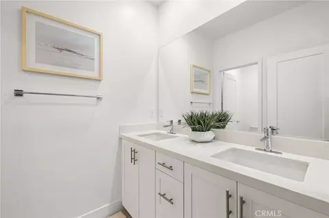 Bath - 253 Novel, Irvine, CA 92618 photo 3 of 6