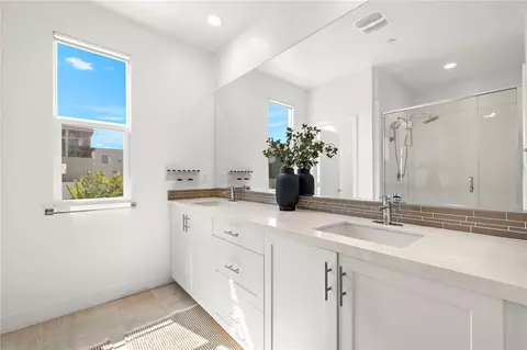 Bath - 253 Novel, Irvine, CA 92618 photo 5 of 6